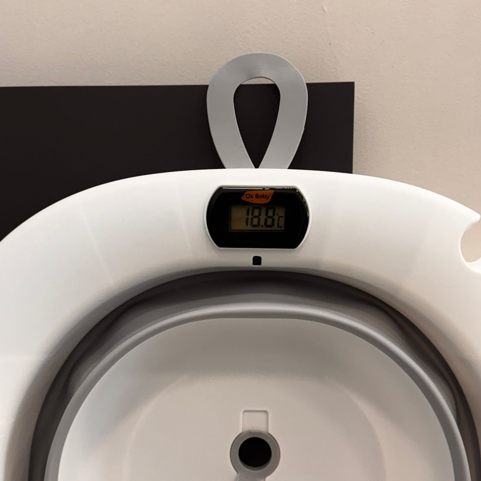 Bañera Pegable con Termometro Digital- Gris