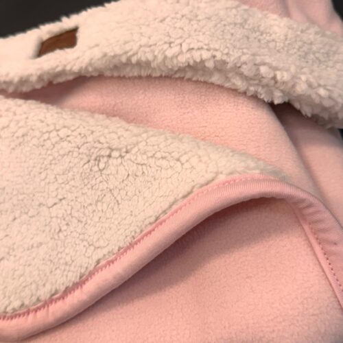 Manta Polar con Capucha Rosa