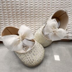 Zapatito Perlado con Moño de Organza